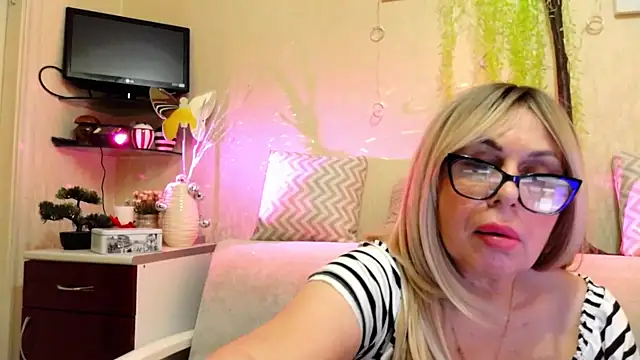 SusieNoreen Live XXX-chat