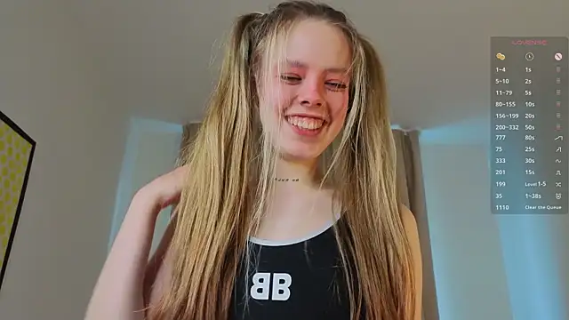 TiffinyMergist's Live XXX Chat