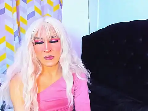 georgiina_giio Adlı Modelin Canlı XXX Sohbeti