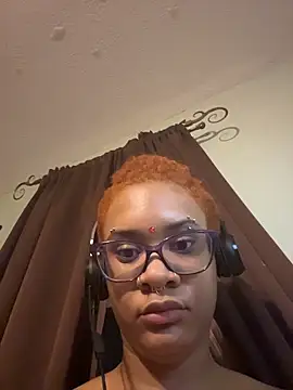 nickytheehawtie élő XXX-chatje