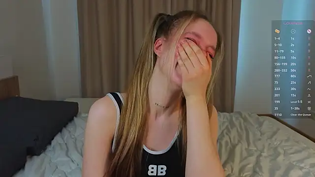 TiffinyMergist Adlı Modelin Canlı XXX Sohbeti