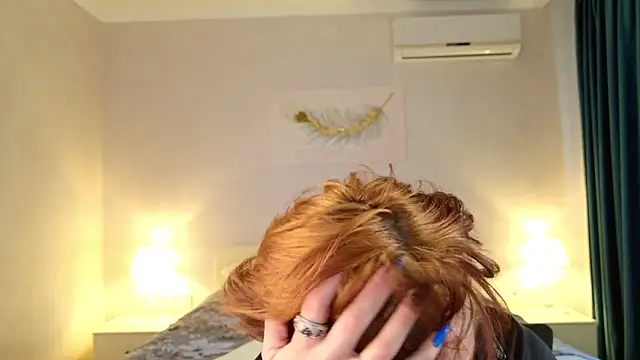 Pokazy przed kamerką – LioraWeiss