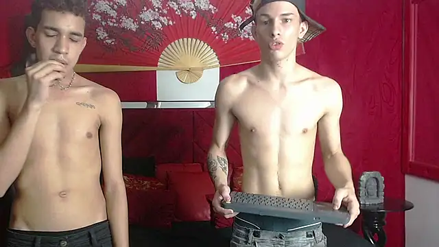 Show modela thin-straight na web-kameri