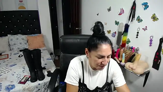 mature_bigboobs10's Live XXX Chat