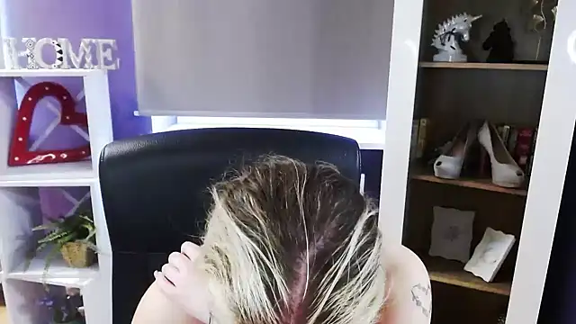 Chat +18 de Zoey_Erotic ao vivo