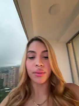 Pertunjukan Kamera Web Karyrios