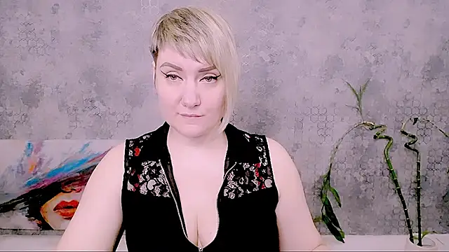 Djullia Live XXX-Chat