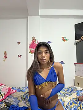 LexiCriimson77 webcam show