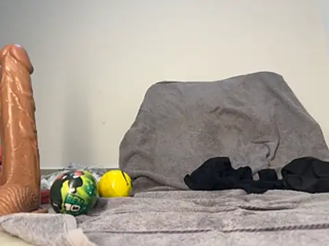 YOURS-BitcH's Live XXX Chat