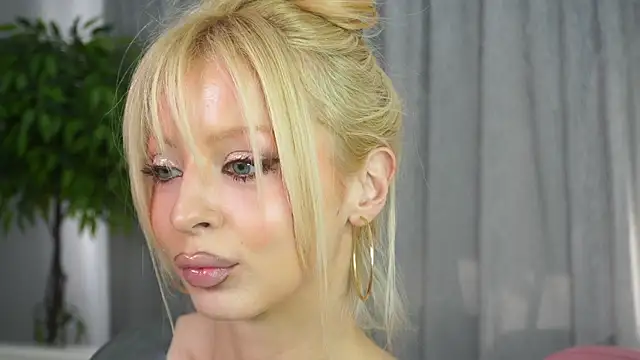 LanaRealsn Live XXX chat