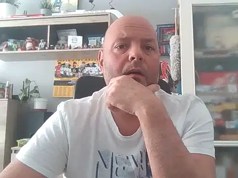 -Titus-'s Live XXX Chat