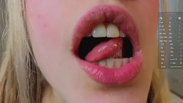 TiffinyMergist 即時 XXX 聊天