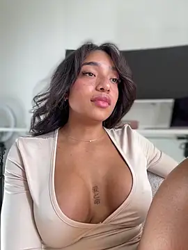 Bellafr 即時 XXX 聊天