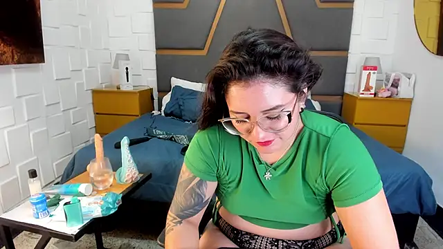 juana_valkiria's Live XXX Chat