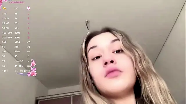 Chat XXX ao vivo de Little_ines