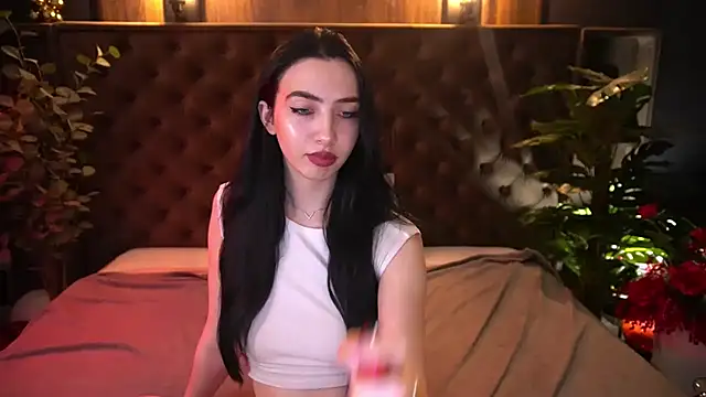 WildKittenX_ 即時 XXX 聊天