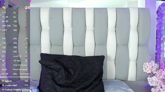 Chat +18 de IsaDiiaz ao vivo