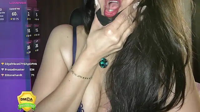 XXX chat uživo modela shy_saloni