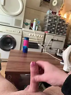 MatThiAs2806 লাইভ XXX চ্যাট