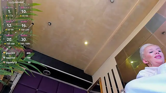 spicyxmilf's Live XXX Chat