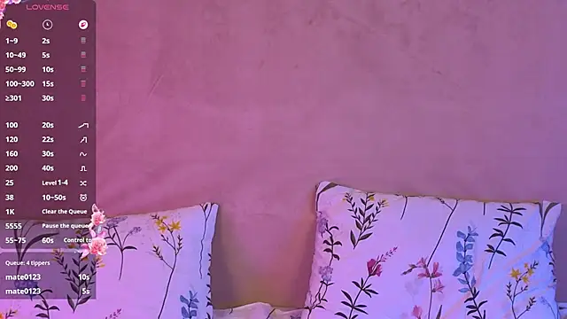 Czat XXX na żywo – CarolaineMyers