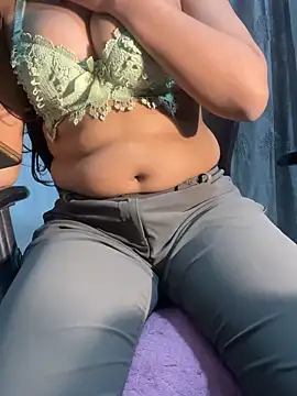 miss-Riya-00100: απευθείας συνομιλία ΧΧΧ