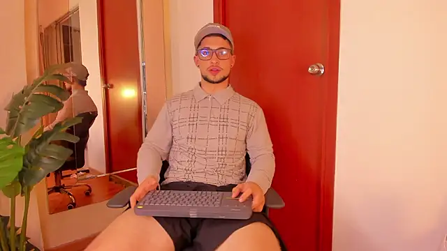 valenssio_moretti Adlı Modelin Web Kamerası Şovu