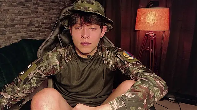 _-Lucky-_ Adlı Modelin Canlı XXX Sohbeti