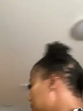 CurvyDesire1's Webcam Show