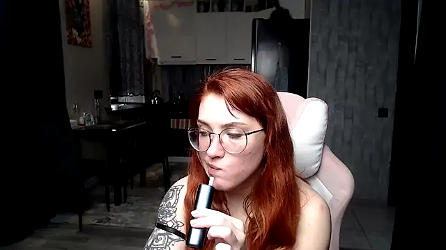 Reginasmilee élő XXX-chatje