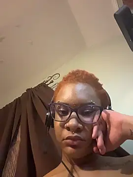 nickytheehawtie élő XXX-chatje