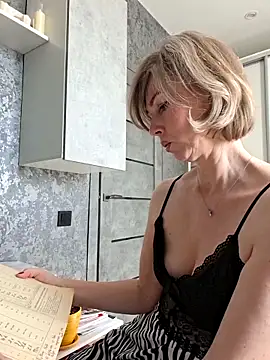 stellahere8n Live XXX chat