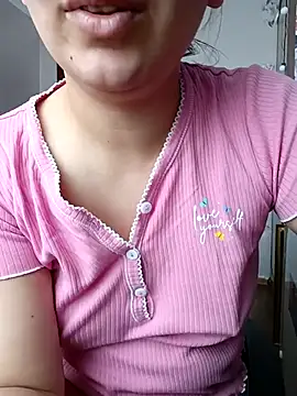 Emi_hot1n Live XXX chat