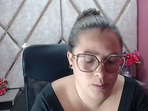 Онлайн чат XXX Sarah_Boobs_