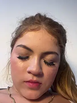 meggan___ Show in webcam