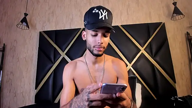 Thiagoferreti's Webcam Show