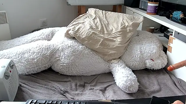 CeriseLapine – Naživo XXX chat