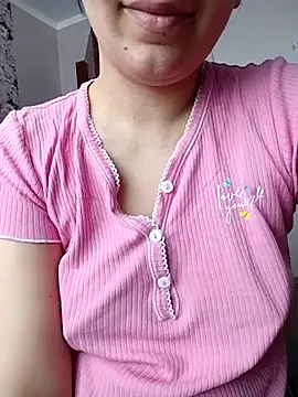 Emi_hot1 élő XXX-chatje