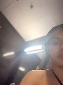 Risky_Workouts' Live XXX Chat