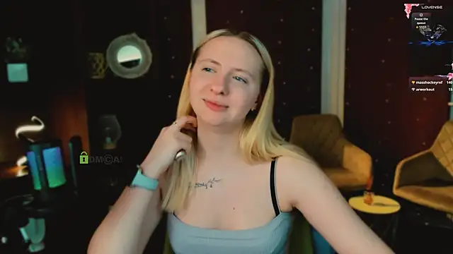 mila_glow1 élő XXX-chatje