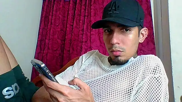 Show modela Stiward_newman na web-kameri