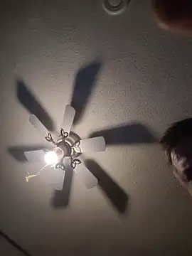 Deathrowe Pertunjukan Webcam