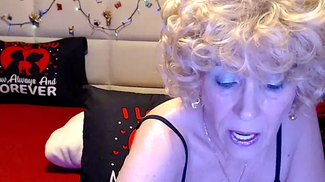 HappyWomanOnn Live XXX chat