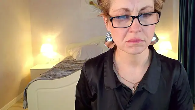 LioraWeiss 现场XXX聊天