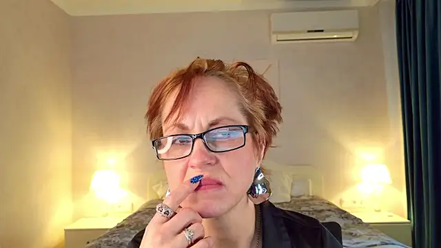 LioraWeiss 现场XXX聊天