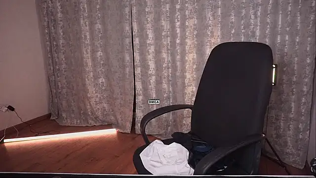 Chat +18 de Hoot_owl_cb ao vivo