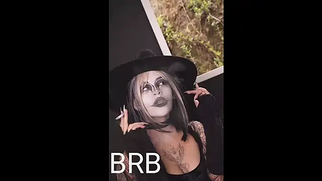 Anny_Kiitty Adlı Modelin Canlı XXX Sohbeti