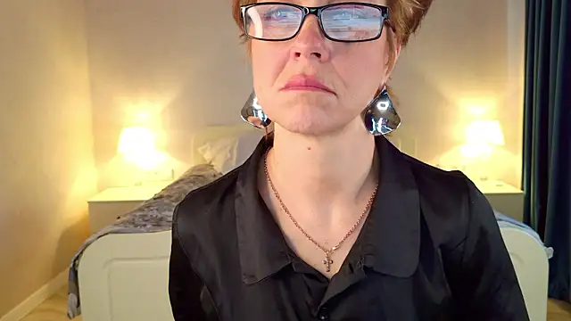 LioraWeiss' Live XXX Chat