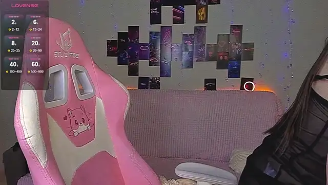 EvaxCharmのライブXXXチャット