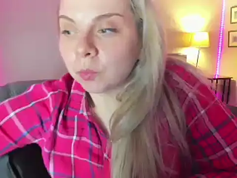 callme_iva's Webcam Show